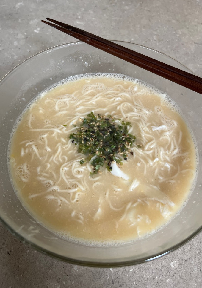 A picture of Instant ramen.