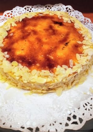 Foto principal de Tarta de turrón y yema tostada