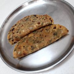 Sindhi dry chilla A picture of Sindhi dry chilla.