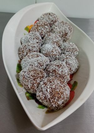 Una foto de Cocadas ricas y saludables 😋😋