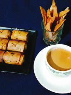 चपाती समोसा रोल (Chapati samosa roll recipe in hindi) रेसिपी मुख्य फोटो