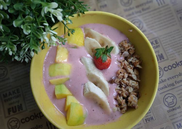 Resep Sarapan sehat 6 (Strawberry smoothies bowl), Bisa Manjain Lidah