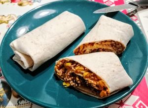 Darált húsos tortilla tekercs recept fotója
