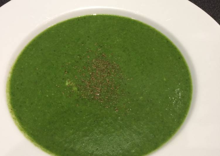 Recipes for Simple Green Soup- Courgette &amp; Spinach