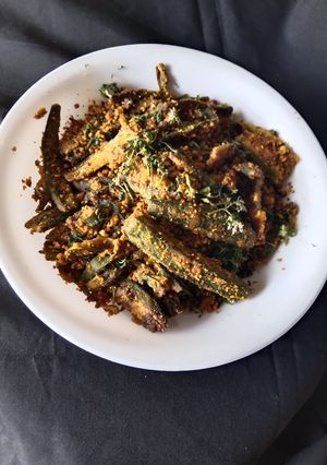 A picture of Besan bhindi.