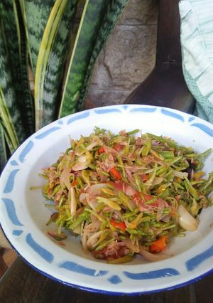 Foto resep Tumis bunga pepaya dan tongkol suwir pedas