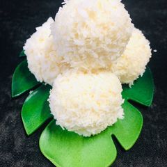 A picture of White Chocolate Coconut Truffle.