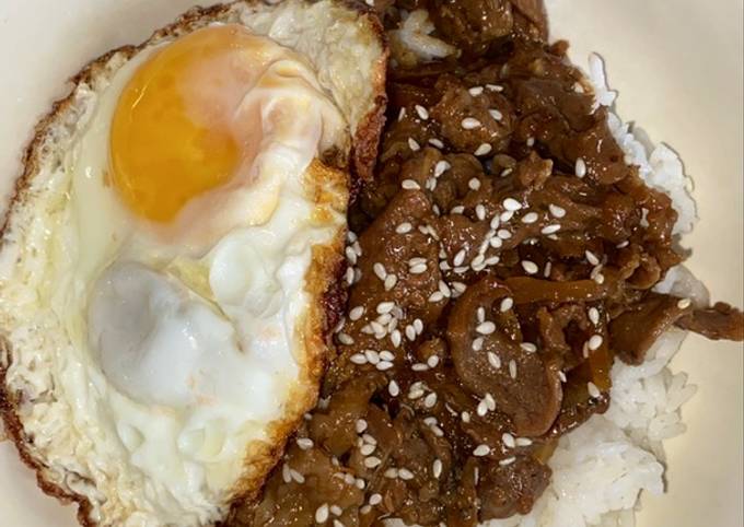 Cara Gampang Menyiapkan Gyudon ala Yoshinoya Anti Gagal