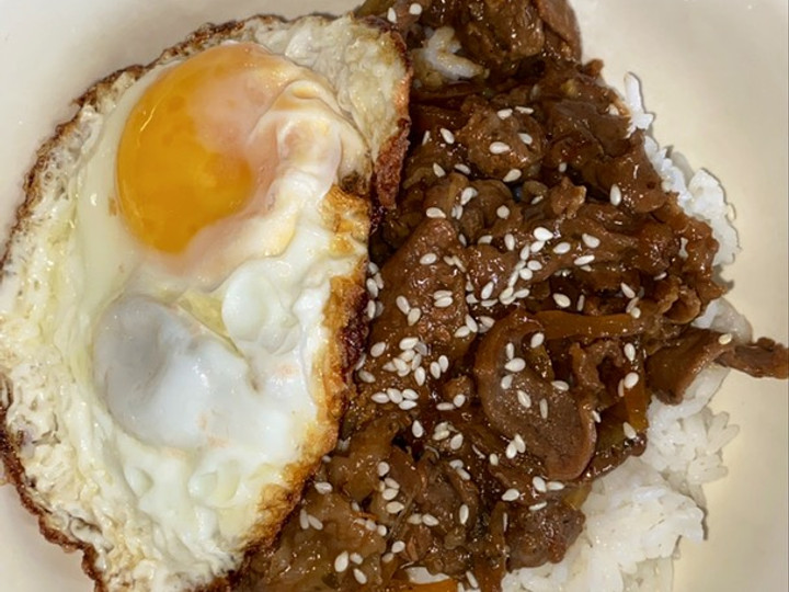 Cara Gampang Menyiapkan Gyudon ala Yoshinoya Anti Gagal