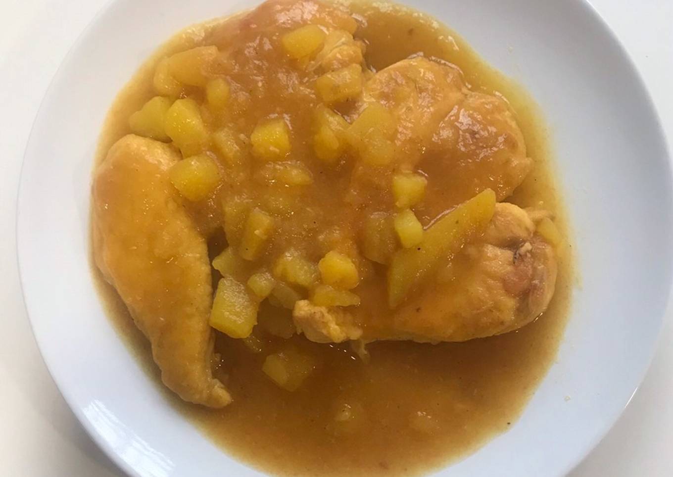 Filetes de pechuga de pollo con salsa chilindrón (aprovechamiento)