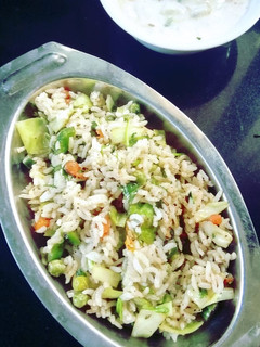 व्हाइट वेजिटेबल पुलाव (white vegetable pulao recipe in Hindi) रेसिपी मुख्य फोटो