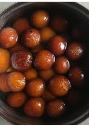 गुलाब जामुन(julab jamun recipe in hindi) रेसिपी मुख्य फोटो