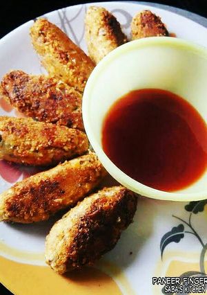 A picture of Paneer Fingers.