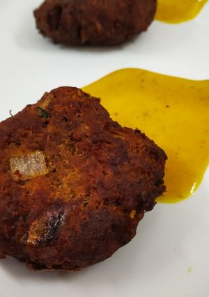 A picture of Crispy chana squares.