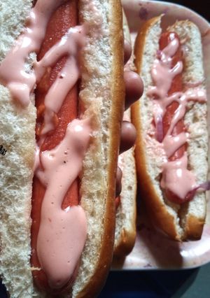 A picture of Street style HOTDOGS.