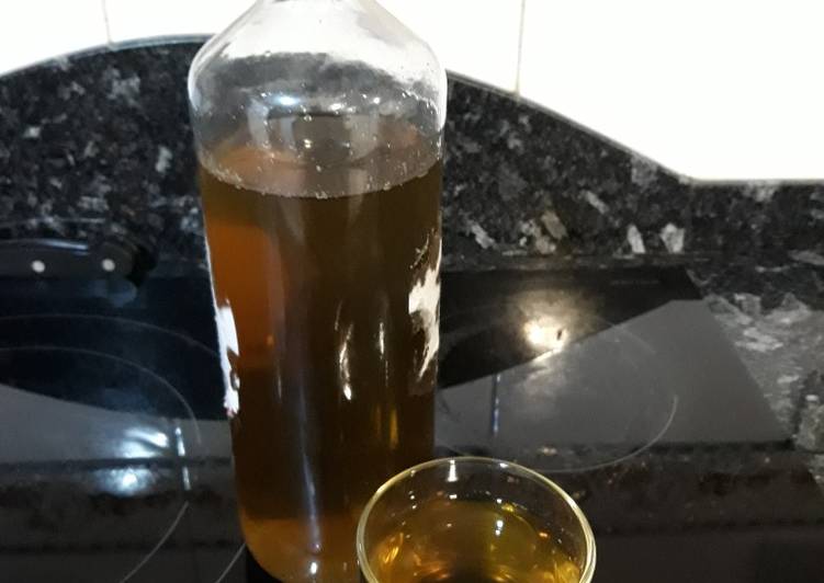 Infusión de flores de caléndula frescas. "Pon flores en tu boca"