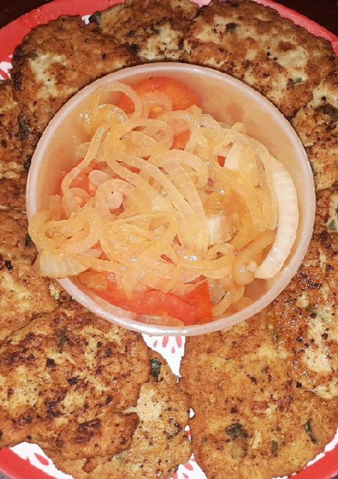 Una foto de Tortitas de pollo con 🧀
