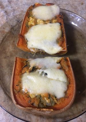 Una foto de Zapallo relleno con suprema y pencas de acelga