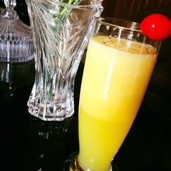 A picture of Melon 🍈 Tang Refresher.