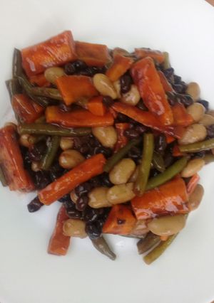 A picture of Beans & carrot salad.