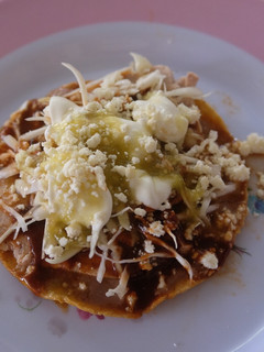 Una foto de Tostada de pierna de cerdo 😍