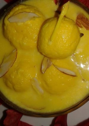 A picture of Rasmalai.