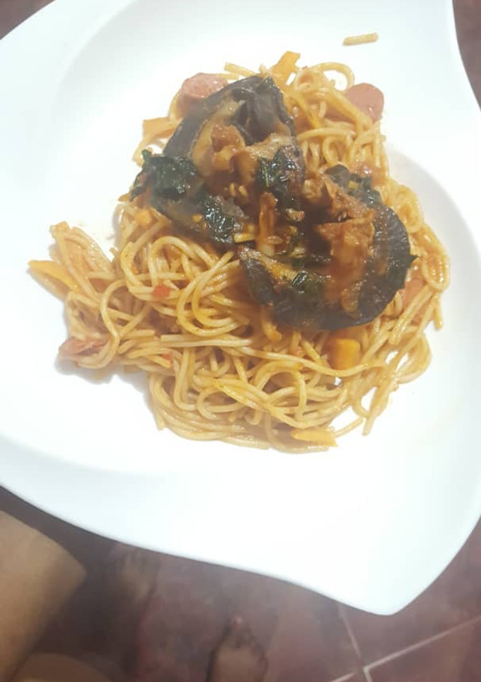 A picture of Spagetti with snails.