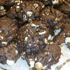 A picture of Chocolate Mint Chip Cookies.
