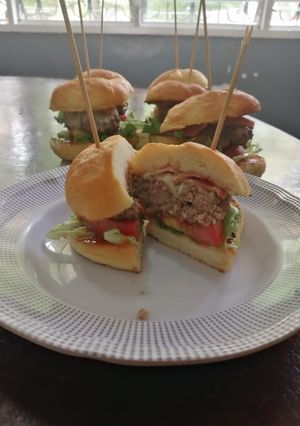 A picture of The best beef Burgers #cookedwithcookpad #beefburger.