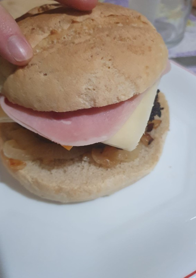 Una foto de Hamburguesa hawai 5.0