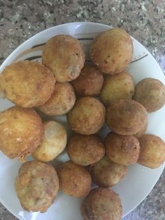 صورة لوصفة كرات البطاطا المسلوقه مع تونا