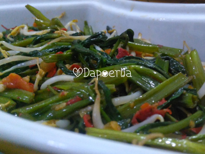 Cara Gampang Menyiapkan #TUMIS KANGKUNG WITH TAUGE yang Bikin Ngiler