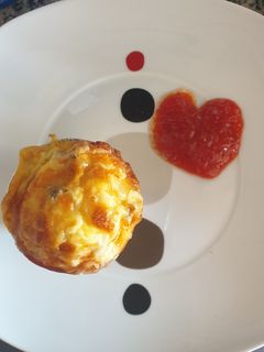 Una foto de Muffins de jamón serrano con revuelto de champiñón