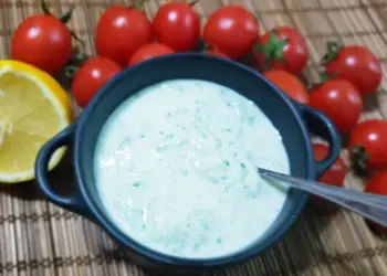 Siap Saji Tzatziki, Saus Yunani Enak Sempurna