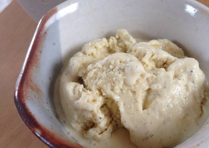 Homemade Vanilla Bean Ice Cream