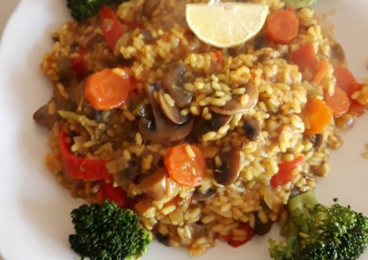 Paella Vegana De Brocoli Y Champinones Receta De Hoy Cocino Rico Rico Cookpad