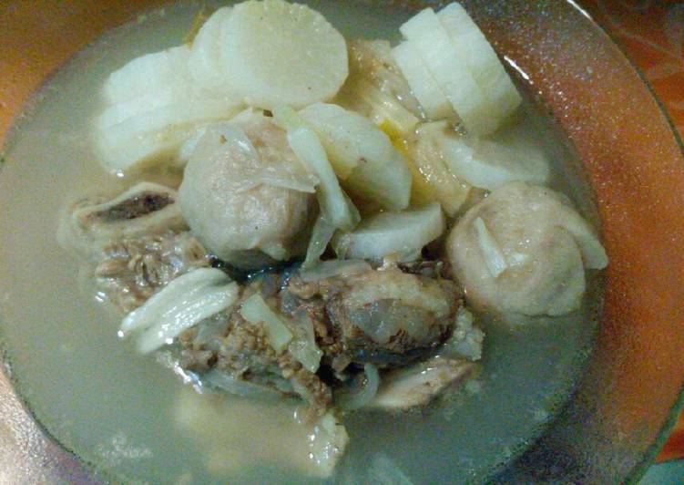 Sup lobak putih tulang bakso (Masak Simple)