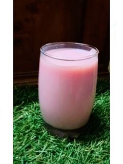 रोज़ मिल्क शेक (rose milk shake recipe in Hindi) रेसिपी मुख्य फोटो