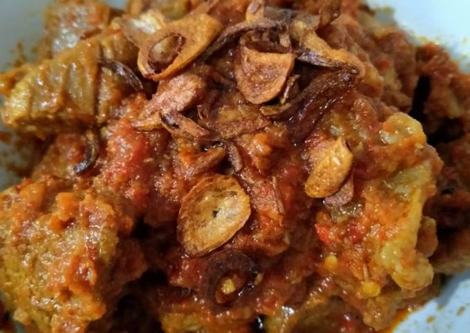 Daging Balado (daging rusa)