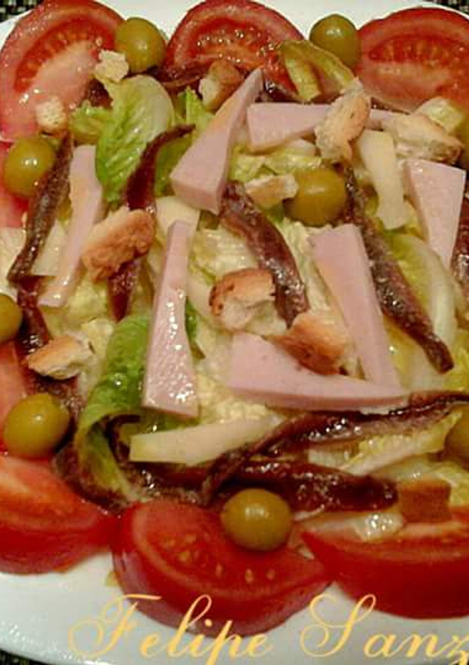 Una foto de Ensalada de pavo y anchoas