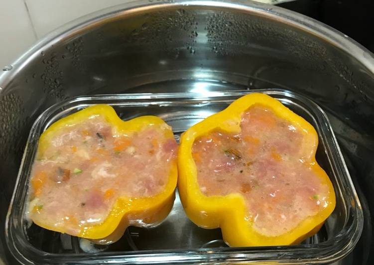 Steamed stuffed capsicum with fresh mushroom, pumpkin, asparagus, potatoes, fish, pork and egg white Steamed stuffed capsicum with fresh mushroom, pumpkin, asparagus, potatoes, fish, pork and egg white