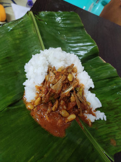 வெண்பொங்கல் மொச்சை கருவாட்டு குழம்பு (venpongal mochai karuvattu kulambu recipe in tamil) செய்முறை முக்கிய புகைப்படம்