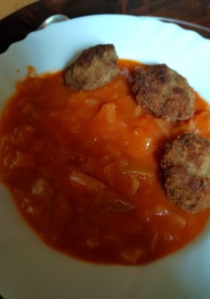Paradicsomos káposzta fasírttal recept fotója
