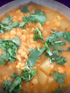 દૂધી ચણાની દાળનું શાક (Dudhi Chana Dal Shak Recipe In Gujarati) રેસીપી મુખ્ય ફોટો