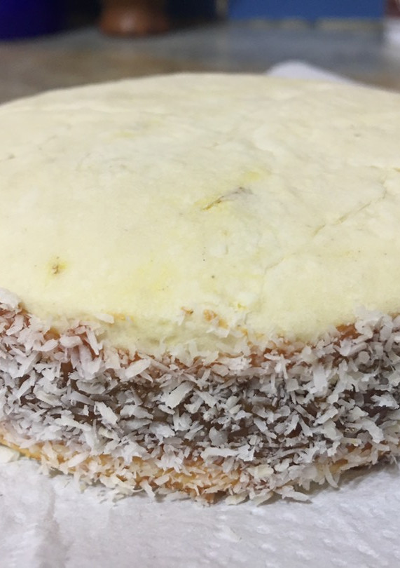 Una foto de Súper Alfajor de maicena con súper dulce de leche