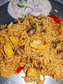 காளான் பேபிகான் பிரியாணி(mushroom babycorn biryani recipe in tamil) செய்முறை முக்கிய புகைப்படம்