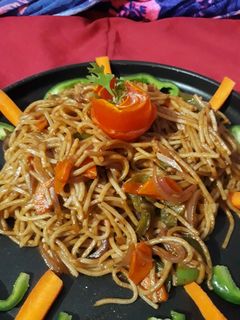 वेज नूडल्स (veg noodles recipe in hindi) रेसिपी मुख्य फोटो