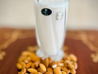 شیر بادام 🥛