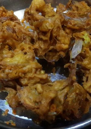 A picture of Onion Bhaji.