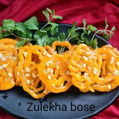 A picture of Inastant jalebi.